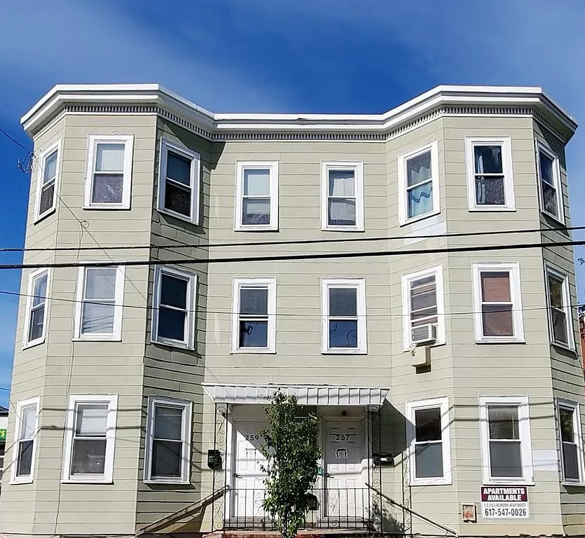 Photos of apartment on Beacon St.,Somerville MA 02143
