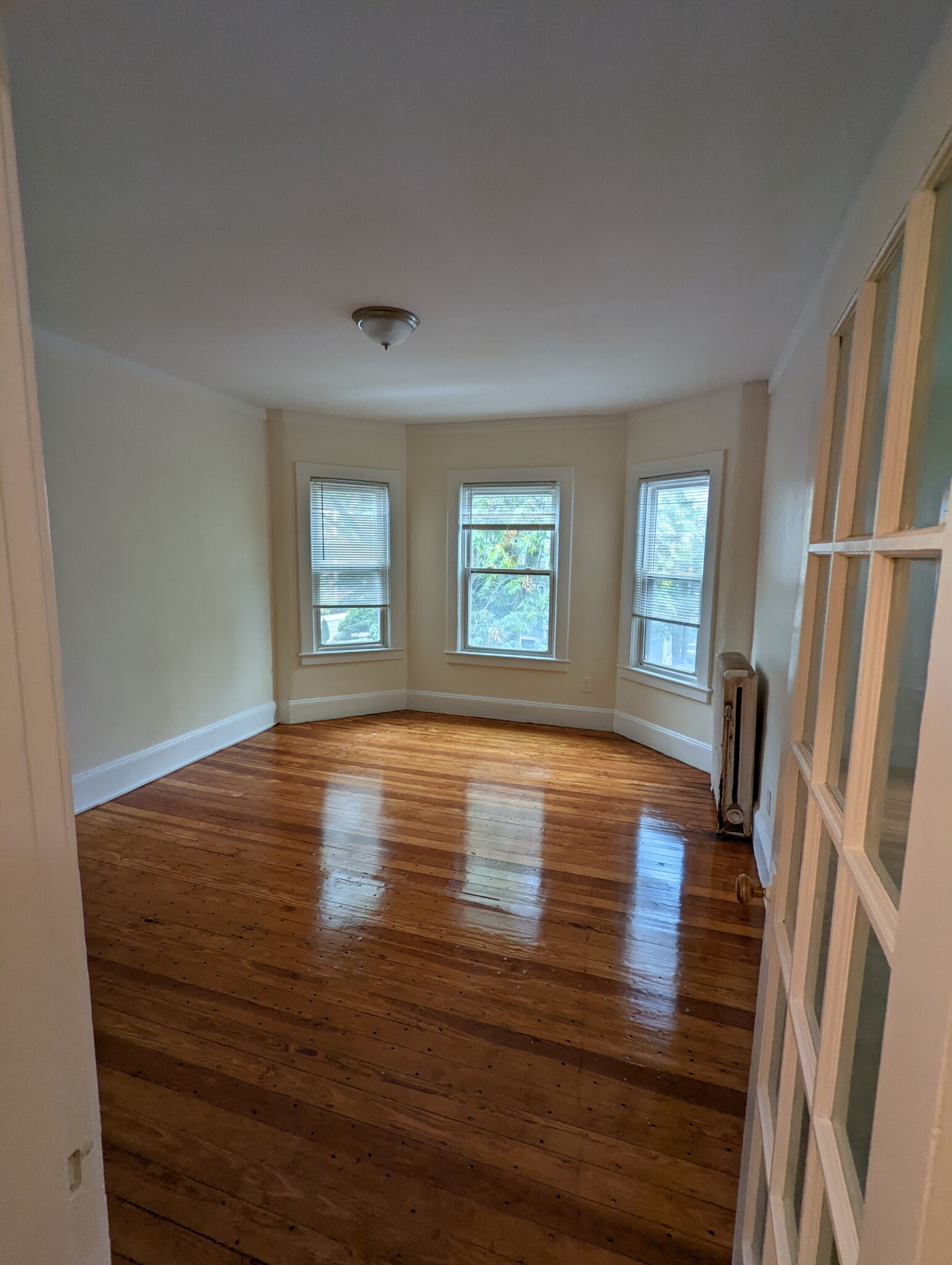 Photos of apartment on Oxford St.,Cambridge MA 02140
