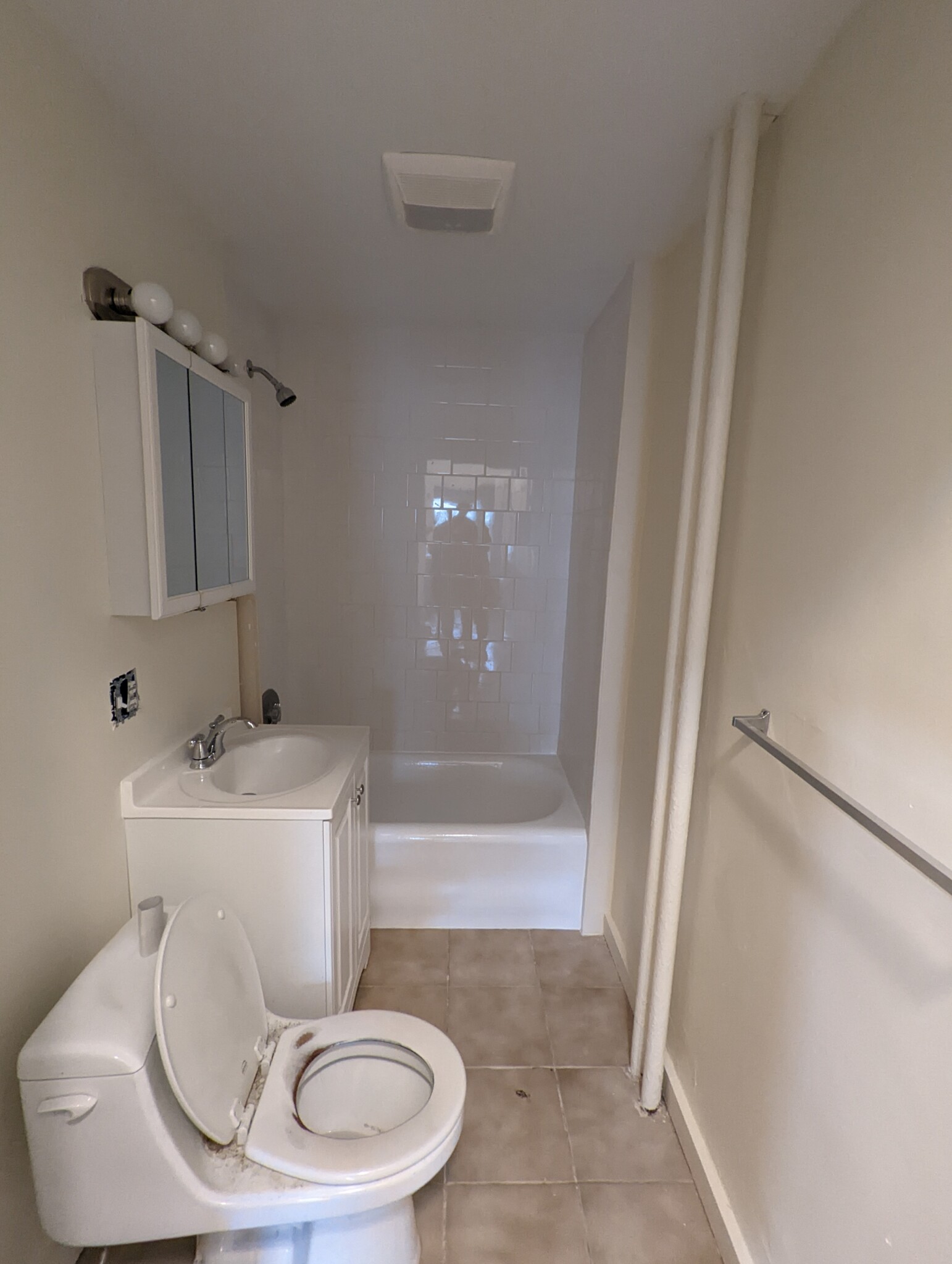 Photos of apartment on Oxford St.,Cambridge MA 02140