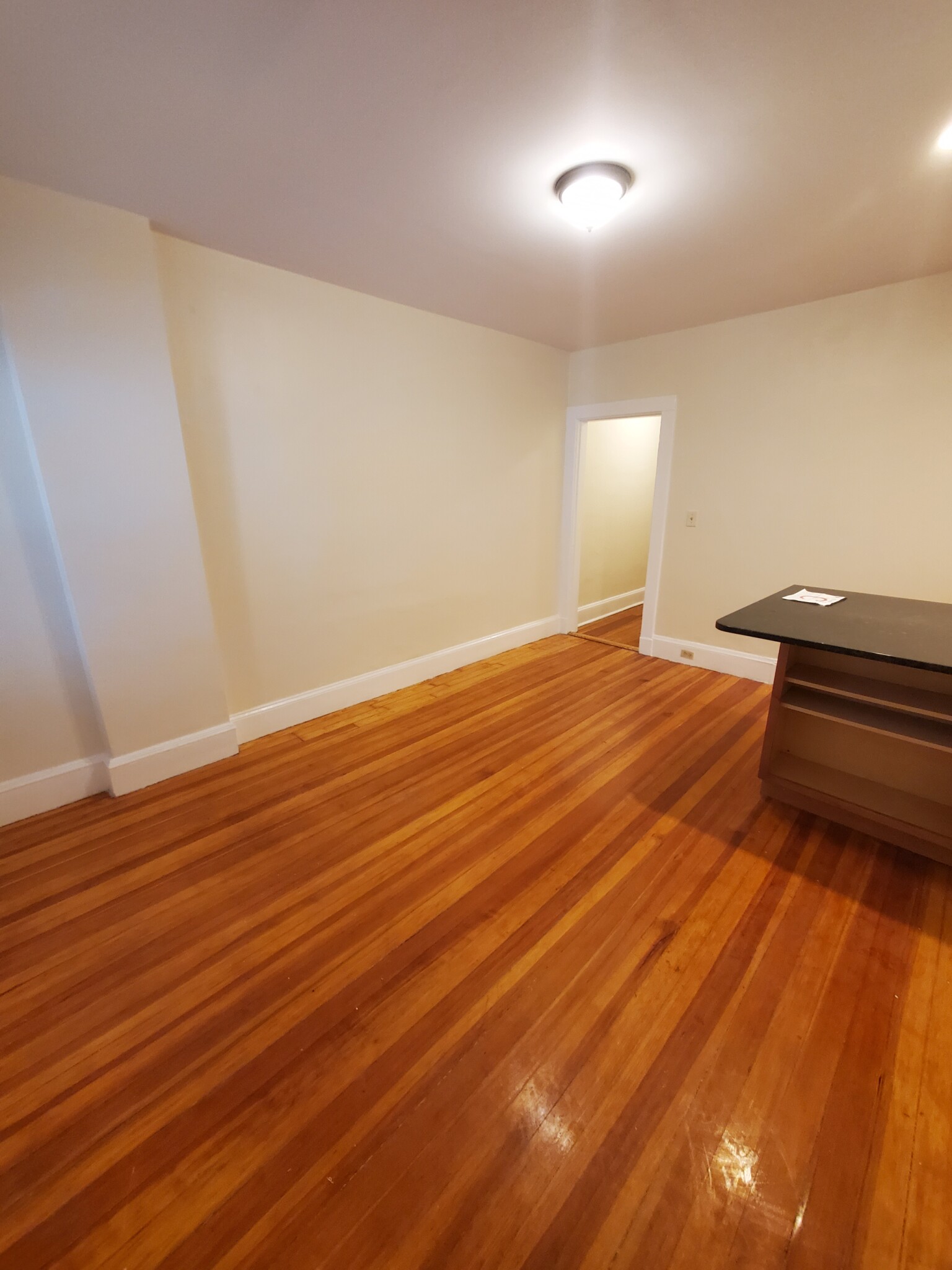 Photos of apartment on Oxford St.,Cambridge MA 02140
