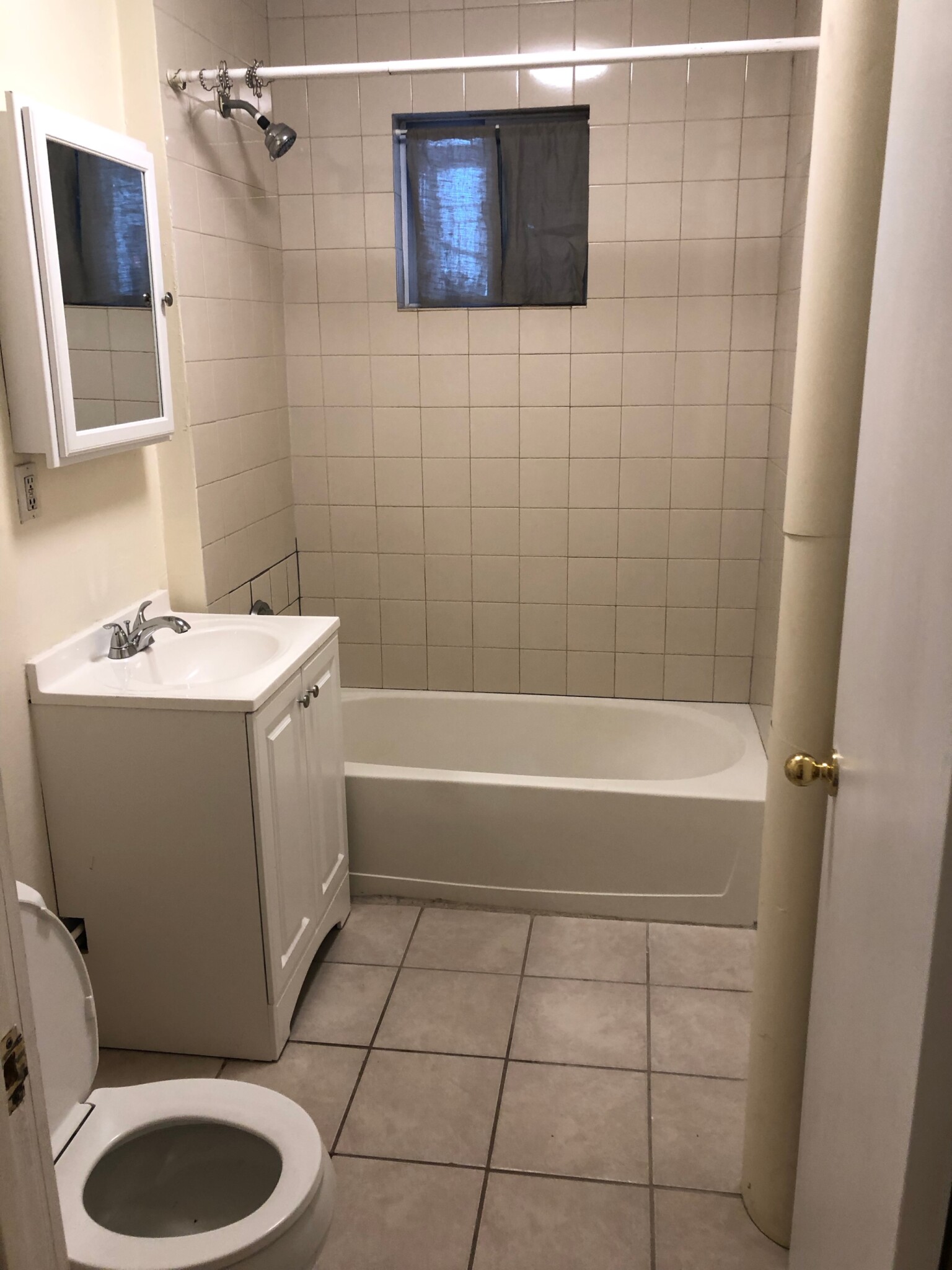 Photos of apartment on Oxford St.,Cambridge MA 02140