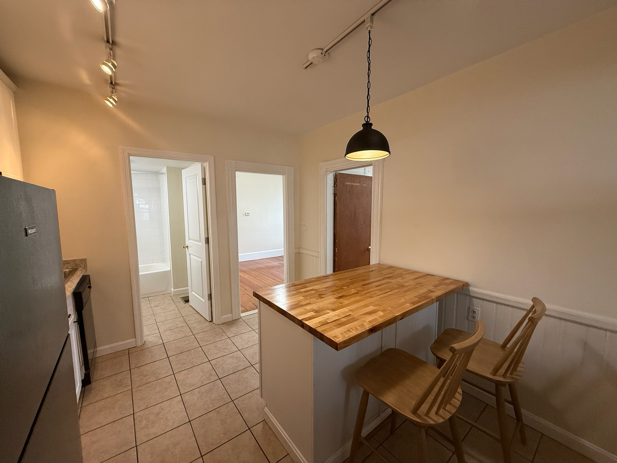 Photos of apartment on Beacon St.,Somerville MA 02143