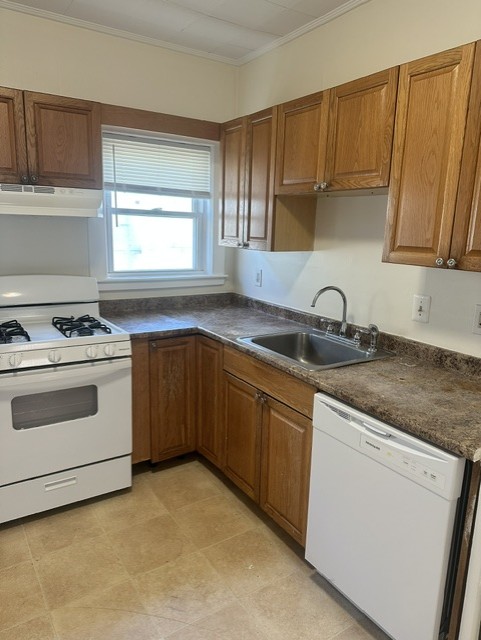 Photos of apartment on Hillside,Watertown MA 02472