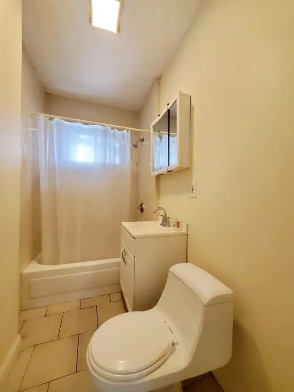 Photos of apartment on Oxford St.,Cambridge MA 02140