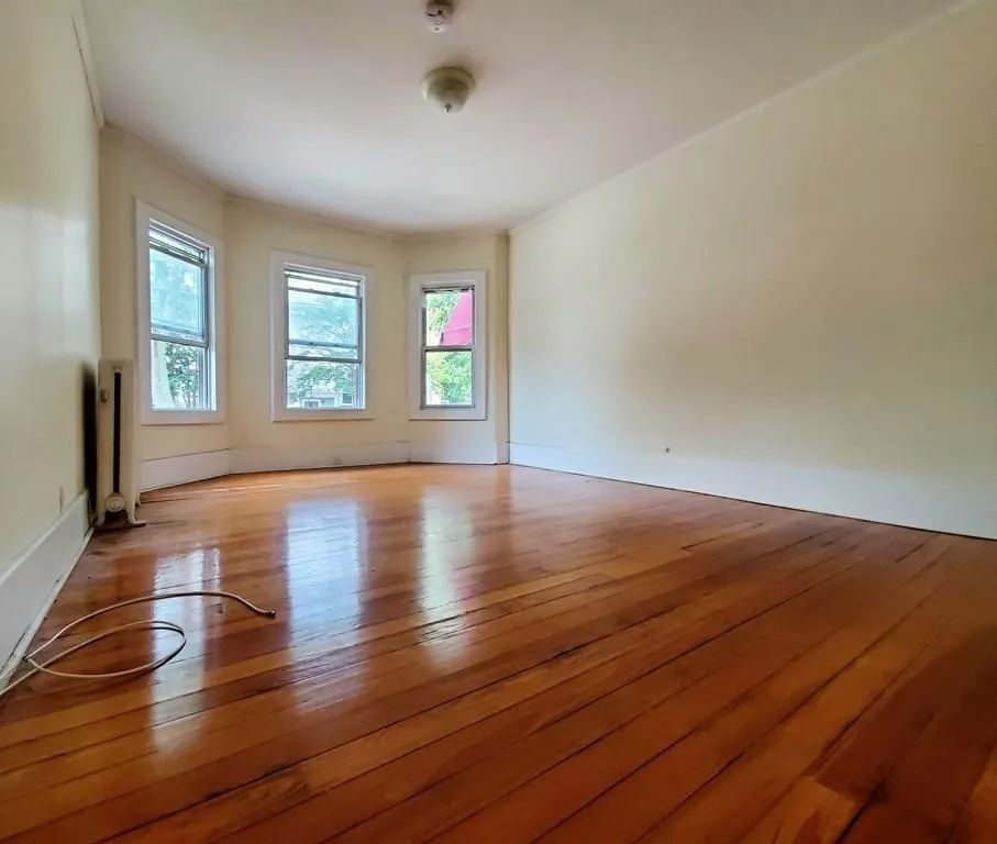 Photos of apartment on Oxford St.,Cambridge MA 02140