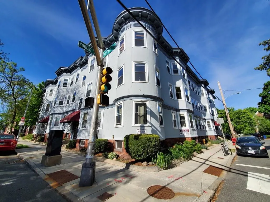 Photos of apartment on Oxford St.,Cambridge MA 02140