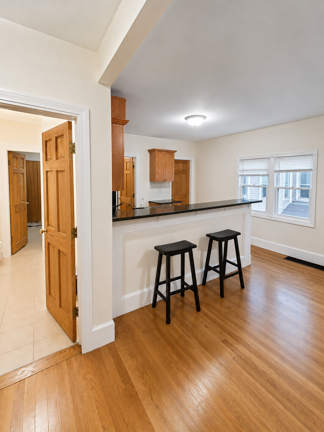 Pictures of  property for rent on Beacon St., Somerville, MA 02143