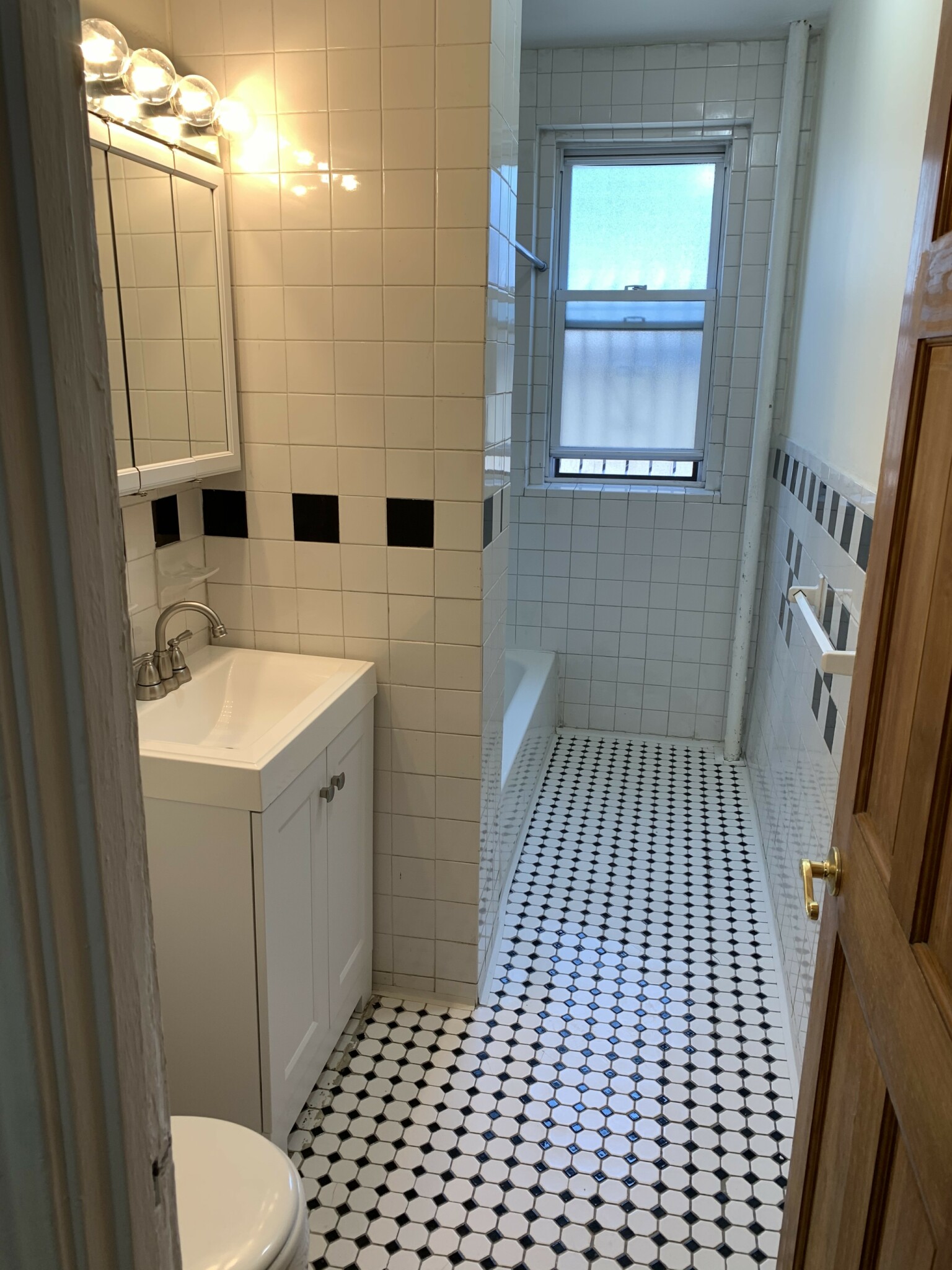 Photos of apartment on Riverway,Boston MA 02115