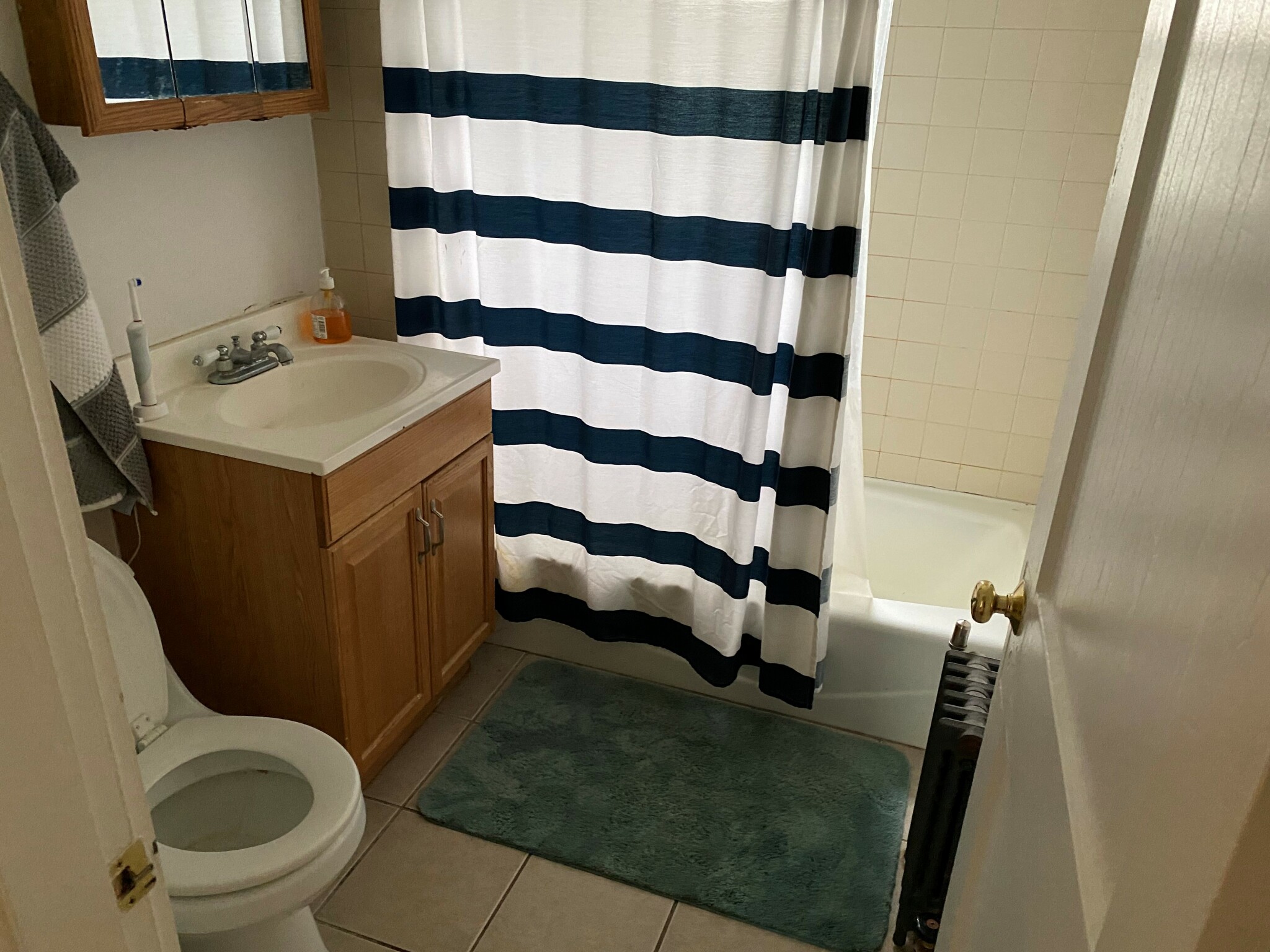 124 Hillside Rd, Watertown