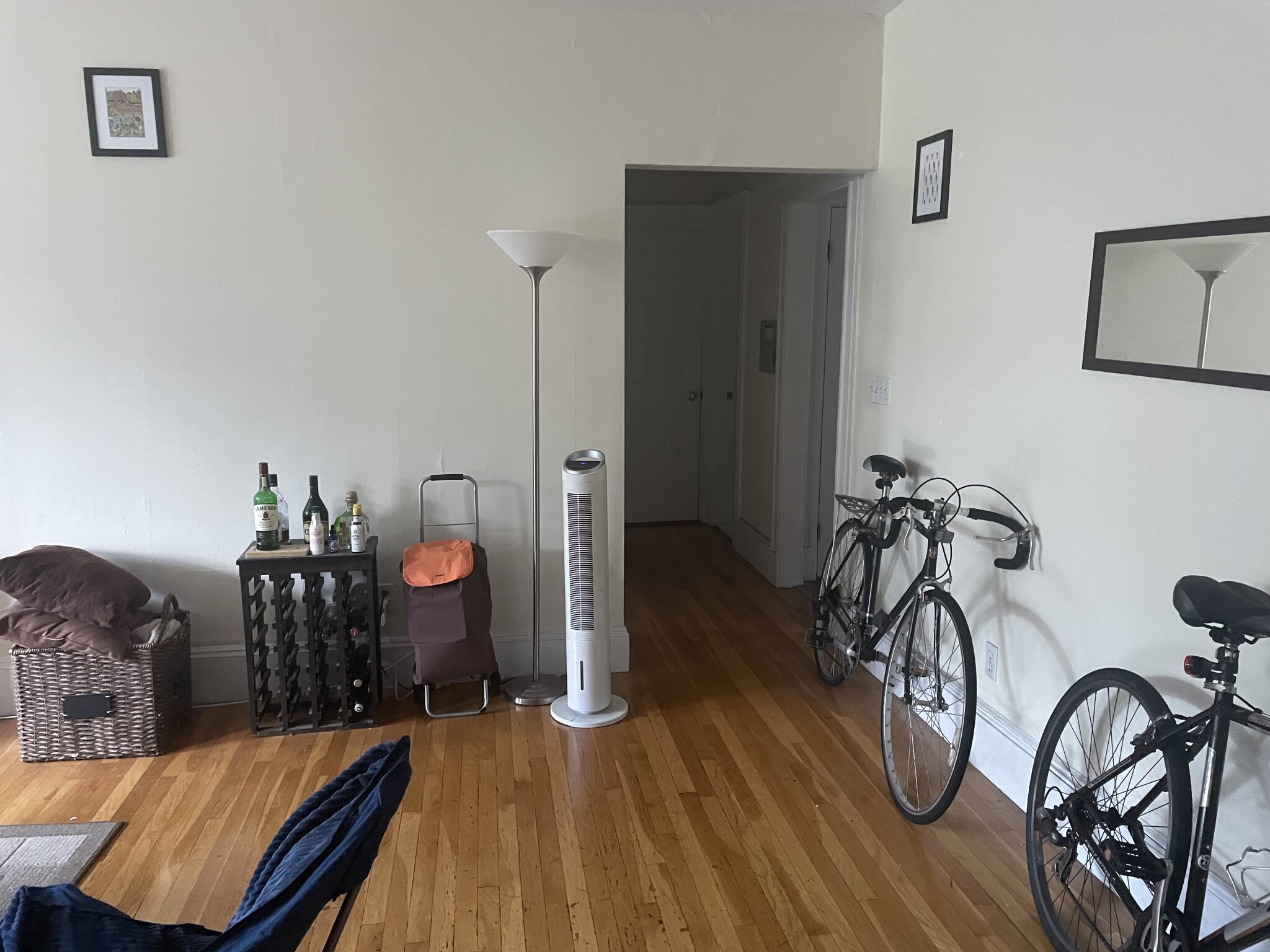 Photos of apartment on Inman St.,Cambridge MA 02139