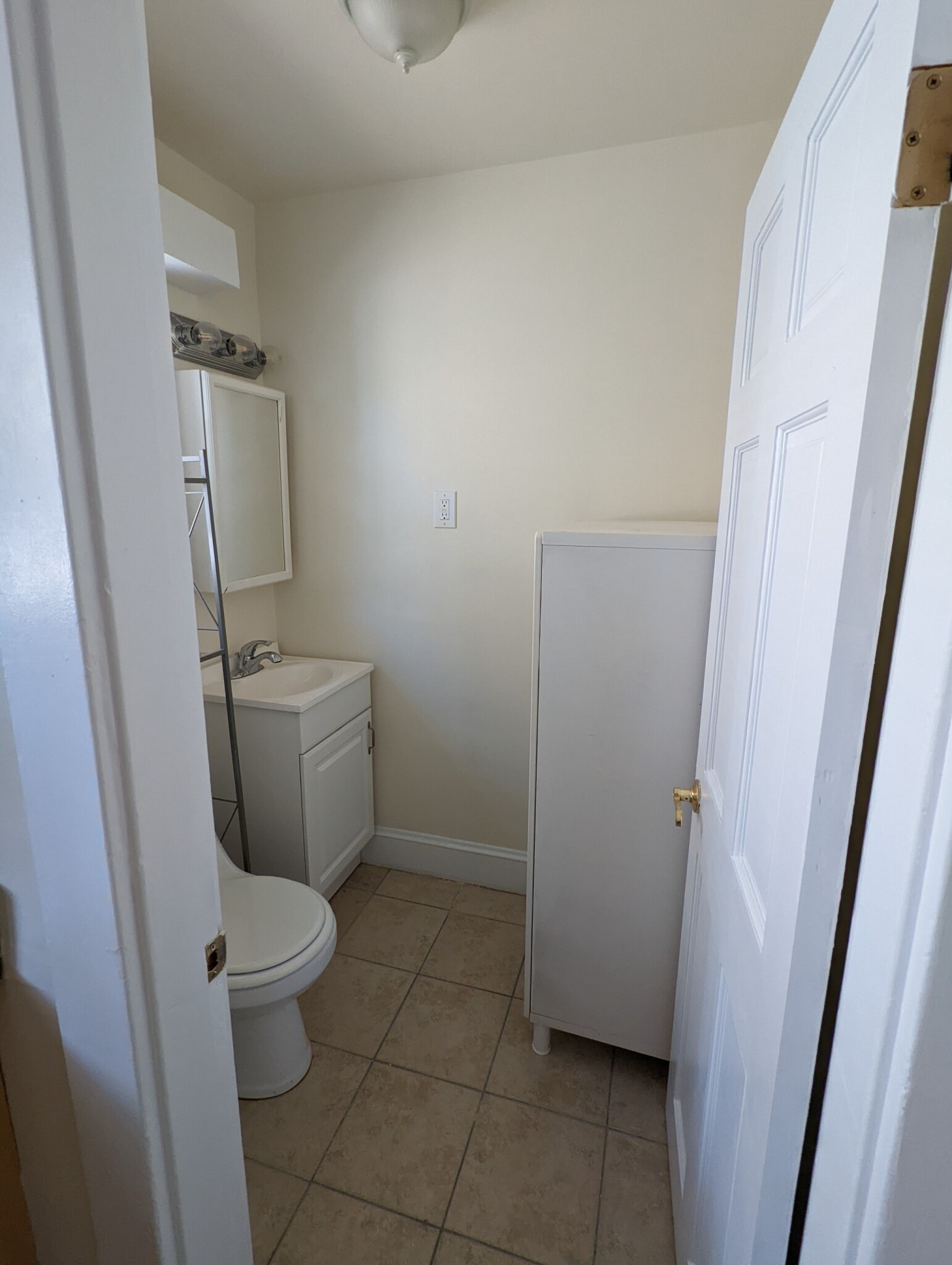 35 Winslow Rd, Waverley Square