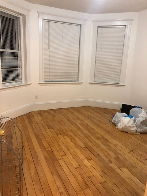 279 Harvard St, Mid-Cambridge