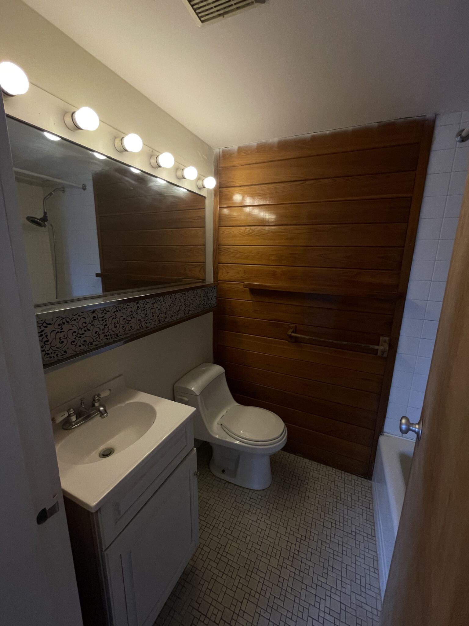 Photos of apartment on Trowbridge St.,Cambridge MA 02138
