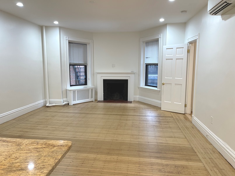 Photos of apartment on Newbury St.,Boston MA 02116