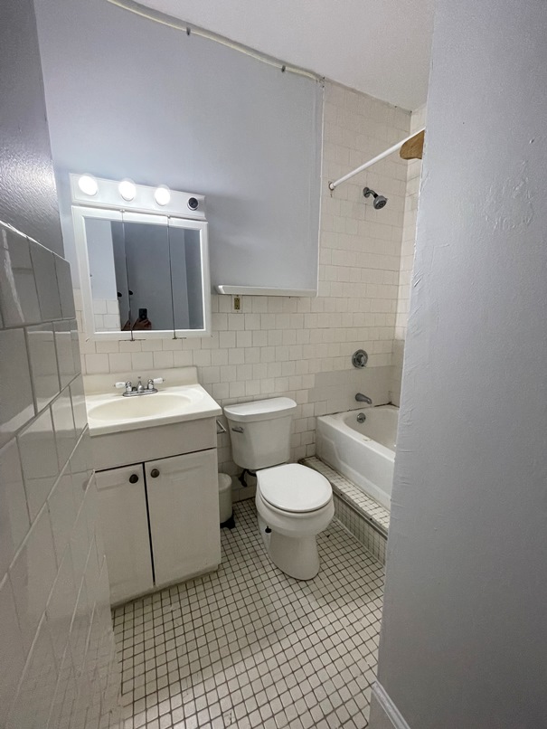 Pictures of  property for rent on Commonwealth Ave., Boston, MA 02215