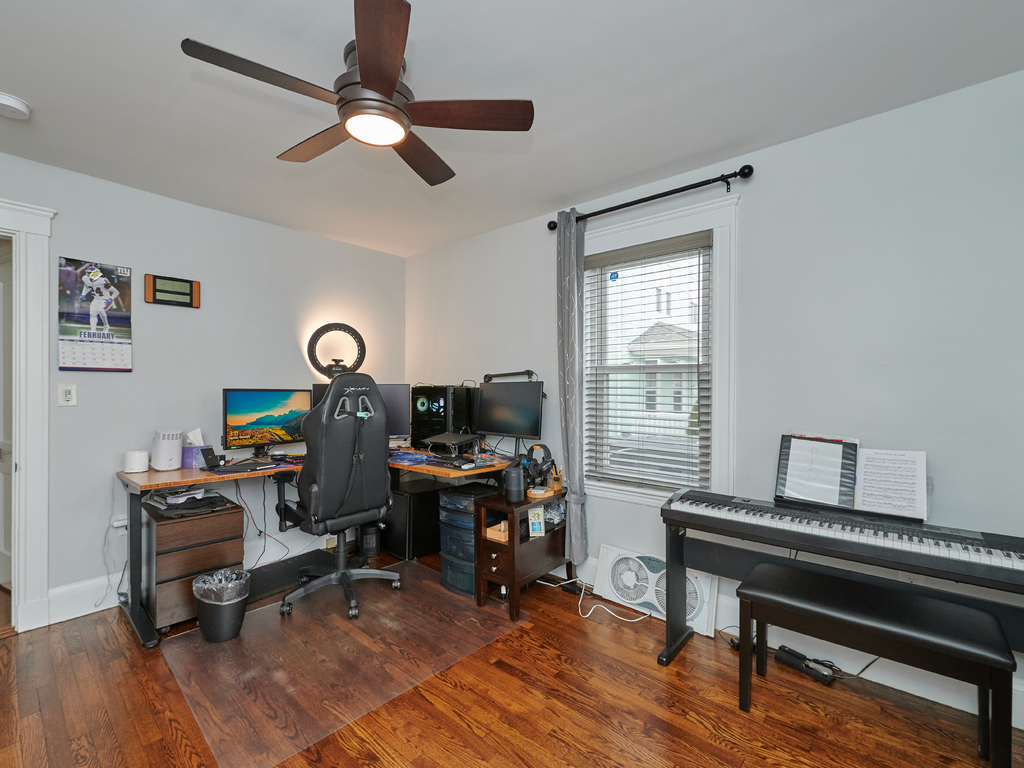 543 Hyde Park Ave, Roslindale