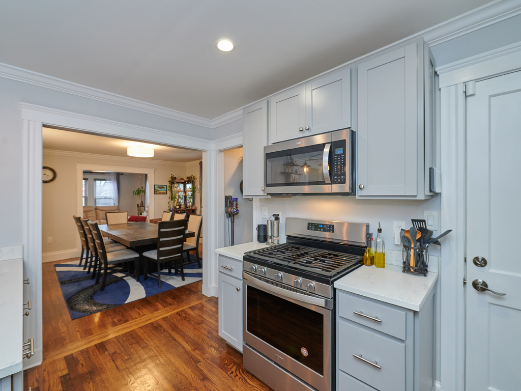 543 Hyde Park Ave, Roslindale