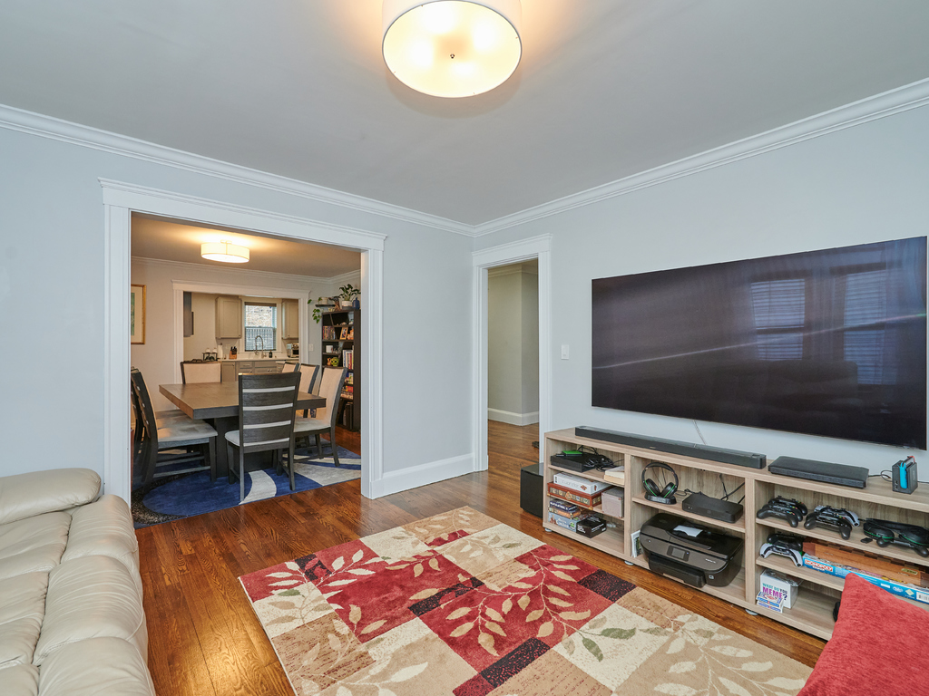 543 Hyde Park Ave, Roslindale