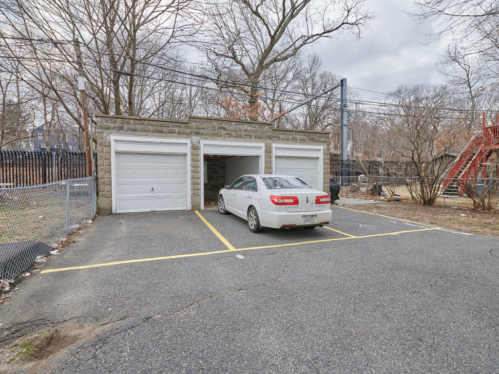 543 Hyde Park Ave, Roslindale