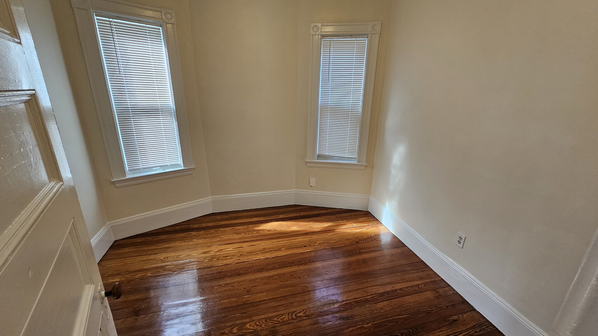 92 Wenham St, Jamaica Plain