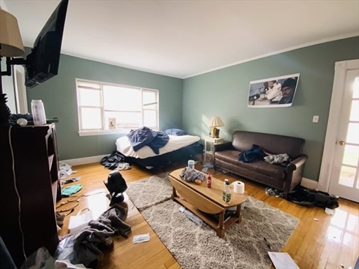 7 bed, 3 bath apartment for rent at 20 South St Unit 1, Brighton — photo 3 of 10
