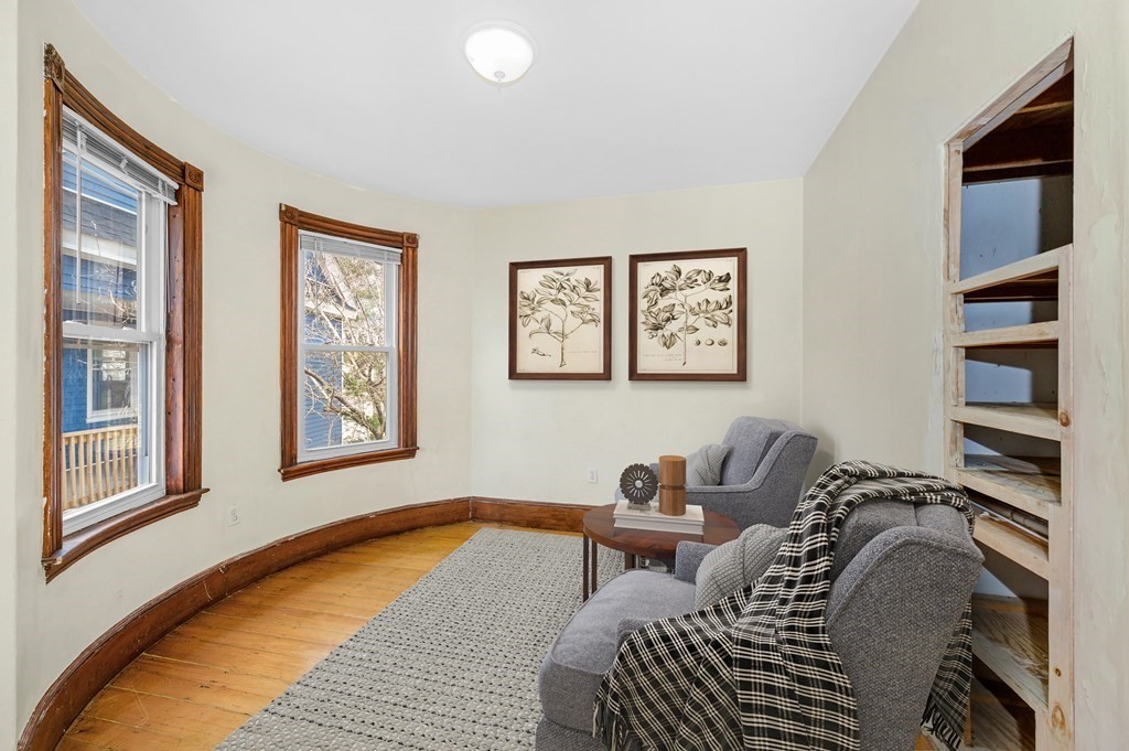 47R Creighton St, Jamaica Plain