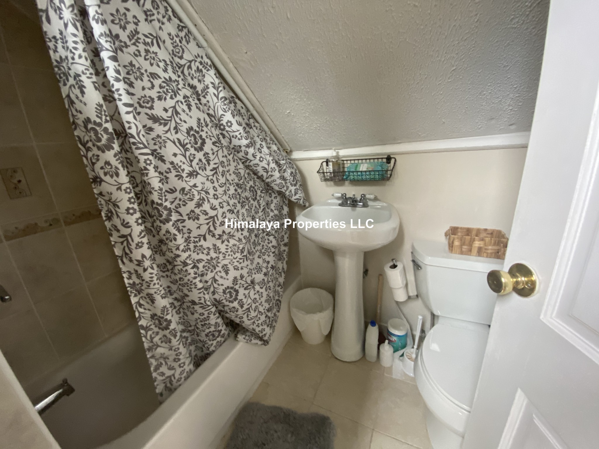 Photos of apartment on Gore St Pl.,Cambridge MA 02141