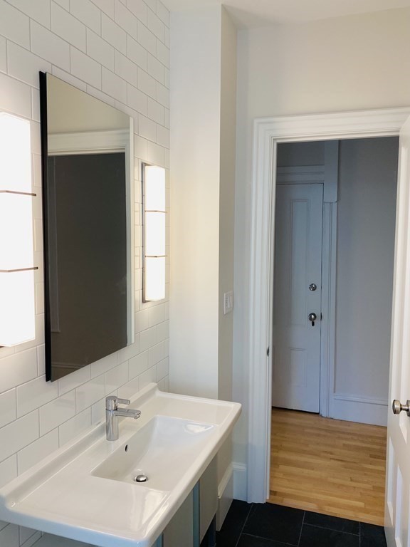 5 Gorham Ave, Brookline Hills