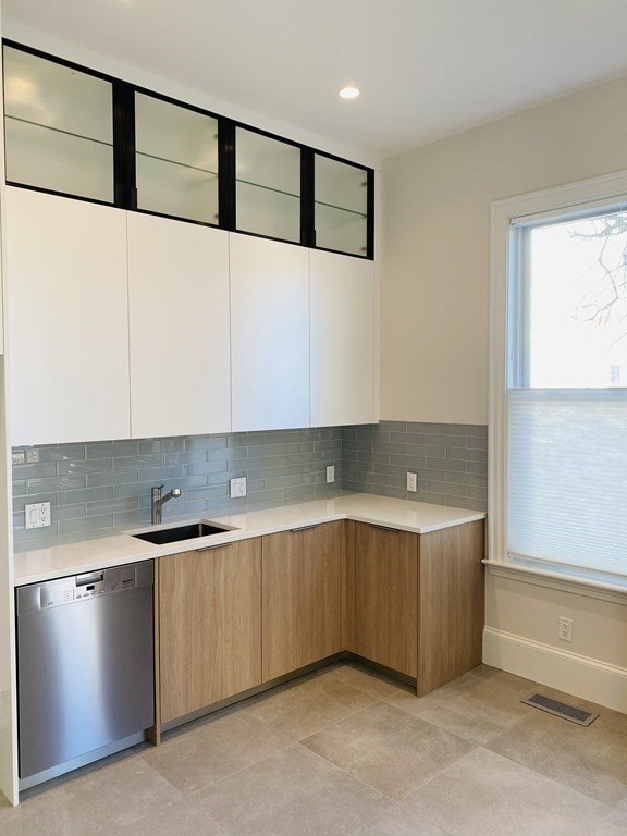 5 Gorham Ave, Brookline Hills