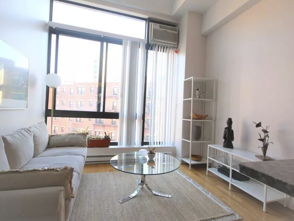 12 Stoneholm St. — Back Bay