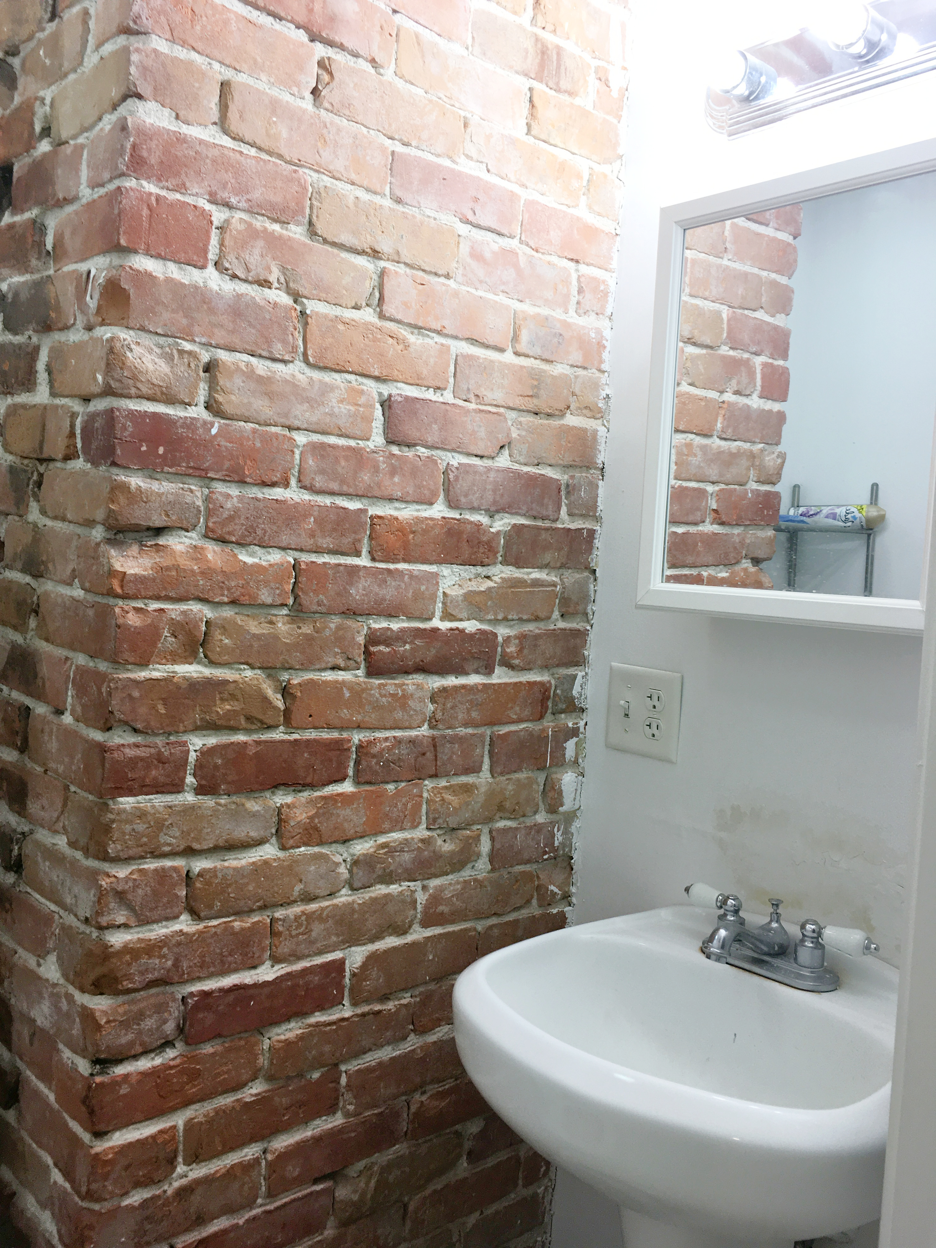 6 bed, 3.5 bath apartment for rent at 29 Brackett Unit 1, Brighton — photo 17 of 18