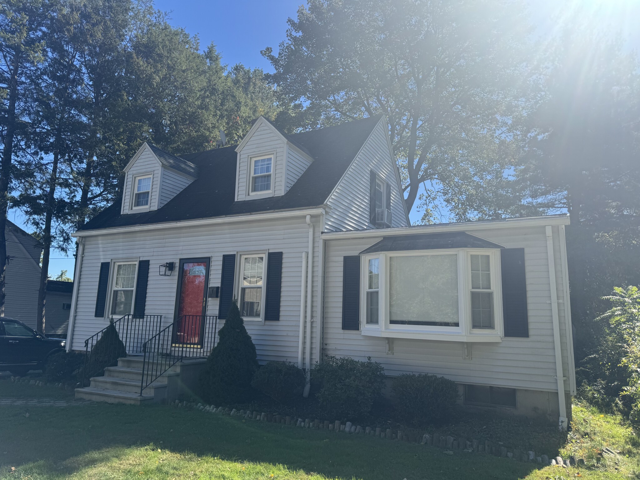 7 Monmouth Ave., Worcester, MA - 3,000 USD/ month