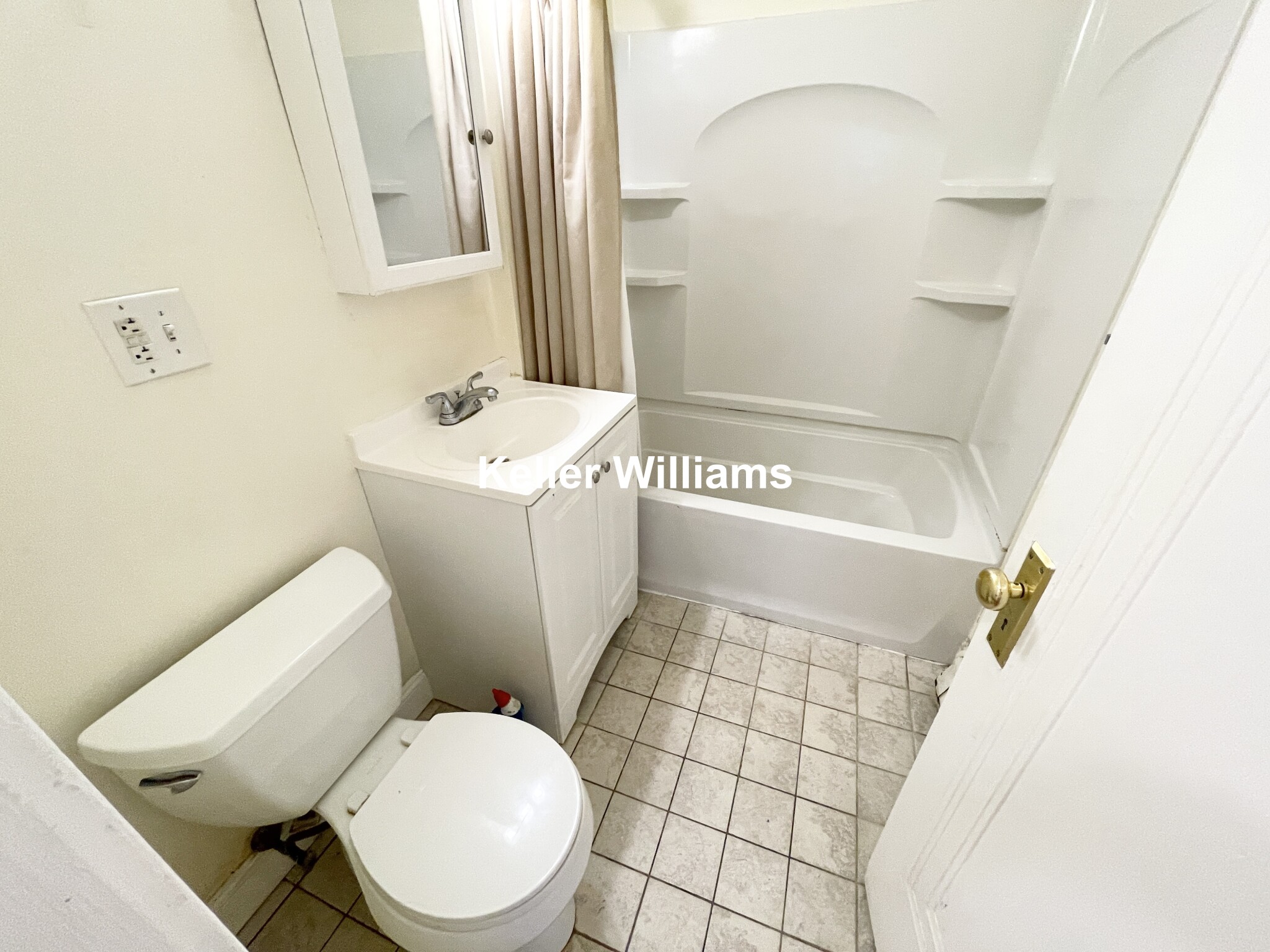 3 bed, 1 bath apartment for rent at 31 High St Unit 2, Brookline Village — photo 18 of 21