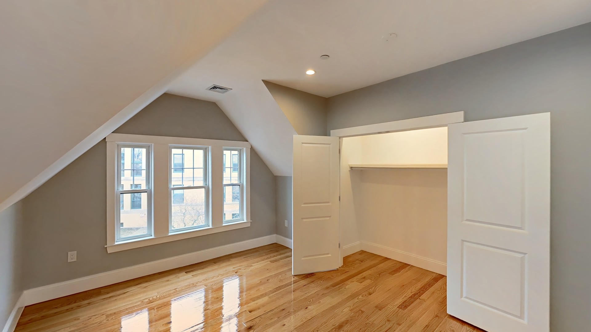3 bed, 3 bath apartment for rent at 30 Centre St Unit 3, Dorchester — photo 5 of 23