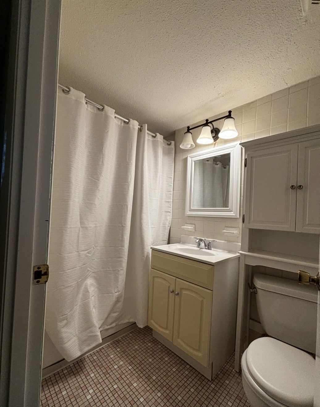 Photos of apartment on River,Waltham MA 02453