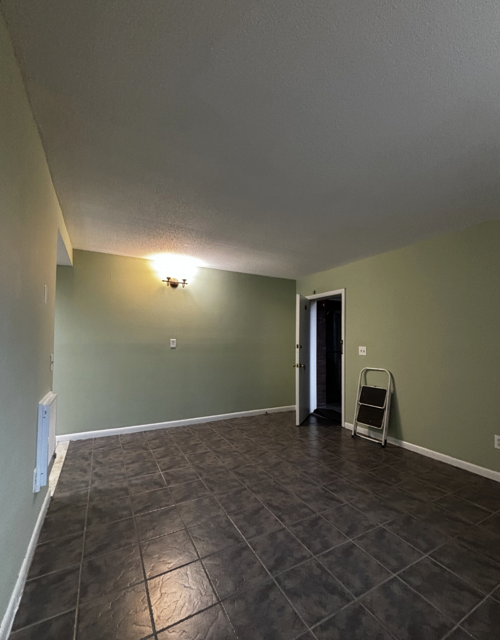 Photos of apartment on River,Waltham MA 02453