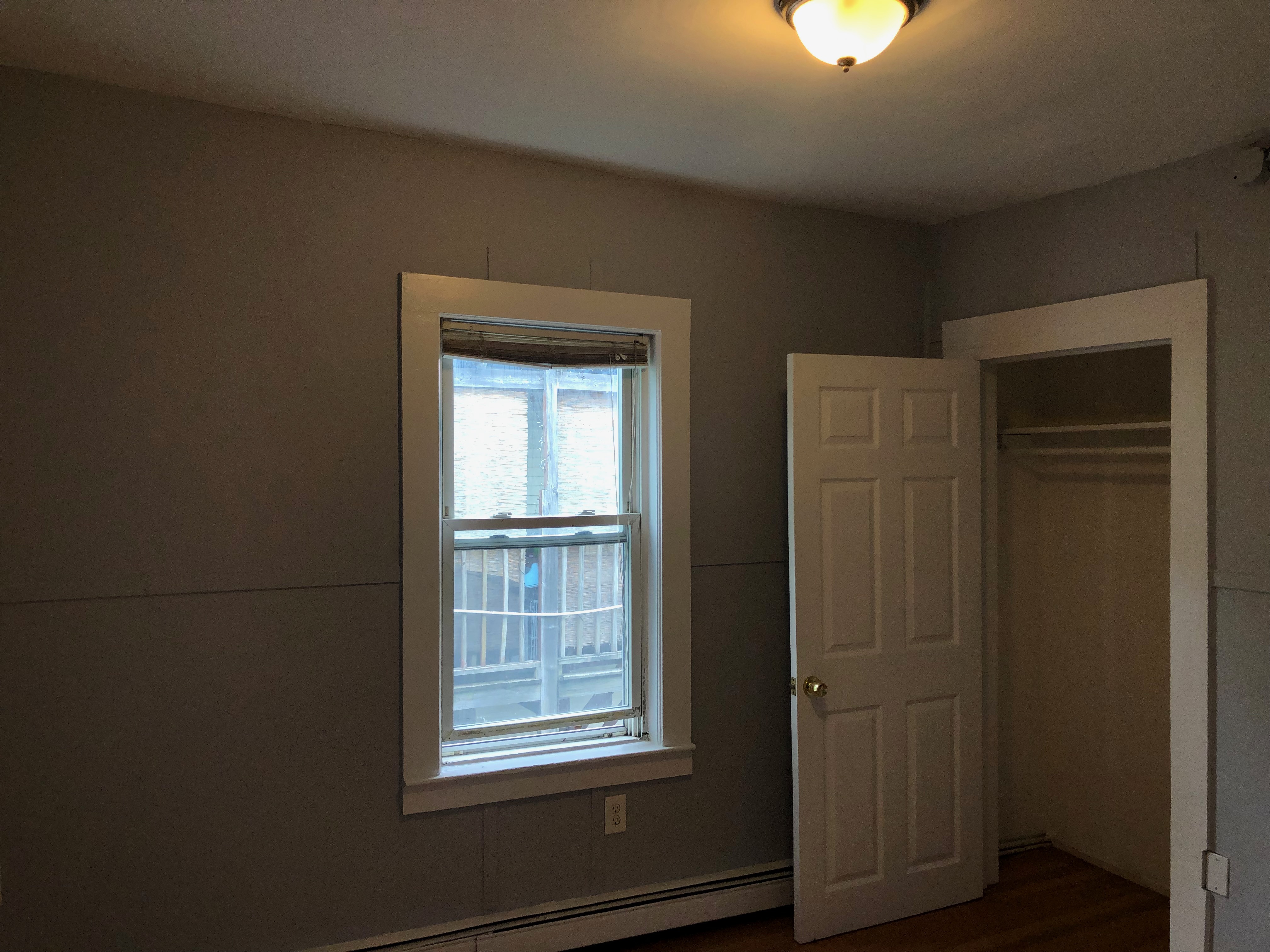 6 bed, 2 bath apartment for rent at 27 Blaine St Unit SFH, Allston — photo 6 of 10