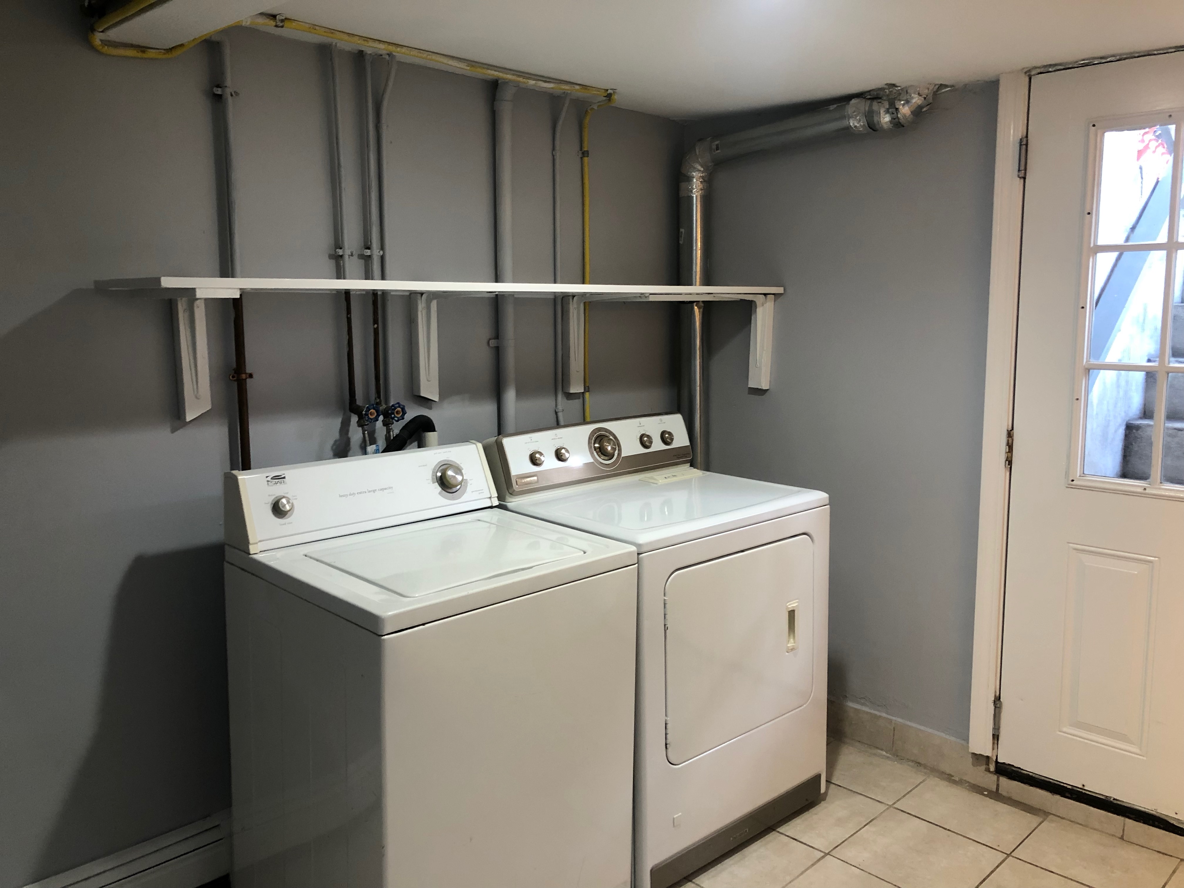6 bed, 2 bath apartment for rent at 27 Blaine St Unit SFH, Allston — photo 8 of 10