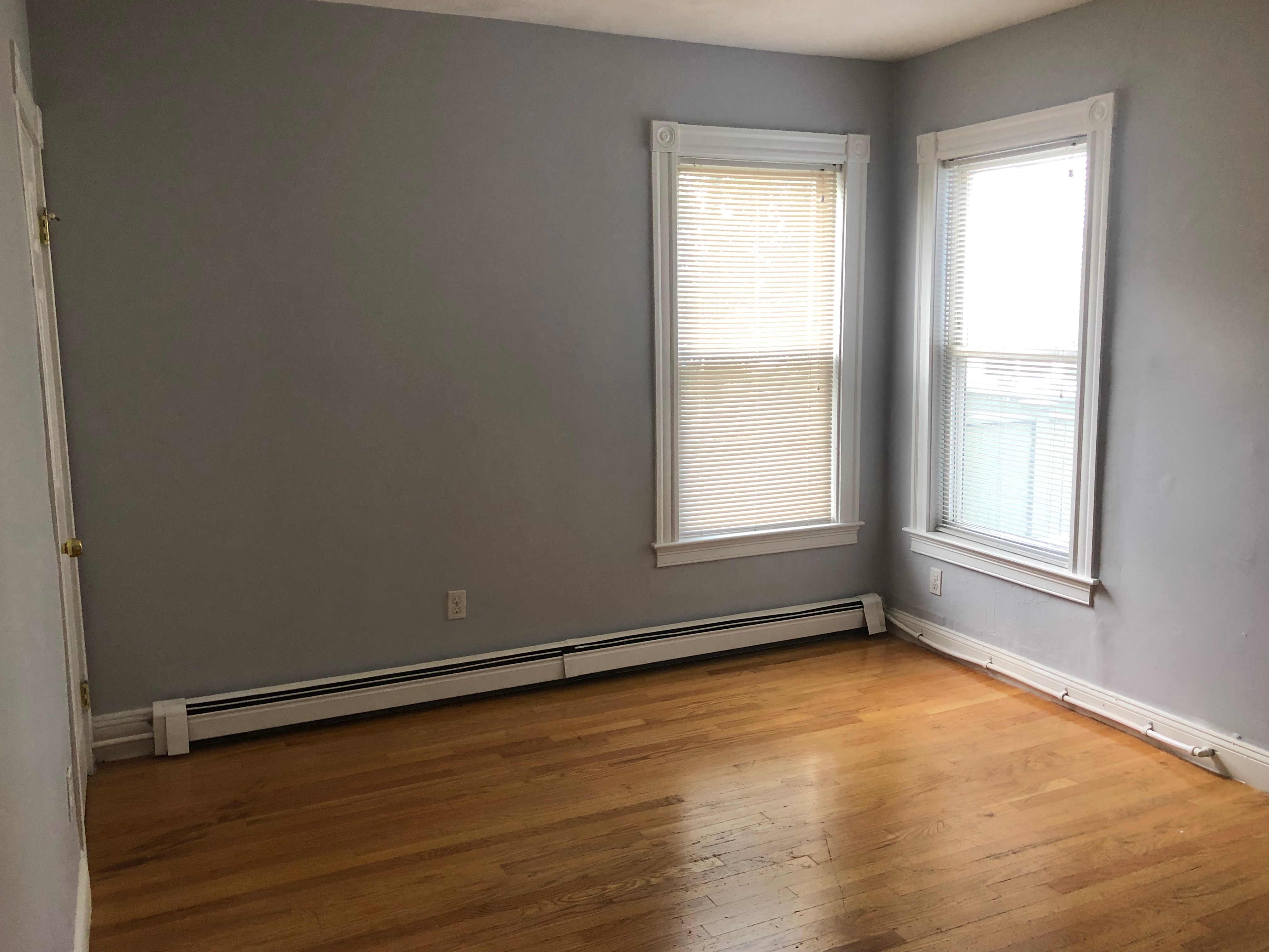 6 bed, 2 bath apartment for rent at 27 Blaine St Unit SFH, Allston — photo 5 of 10