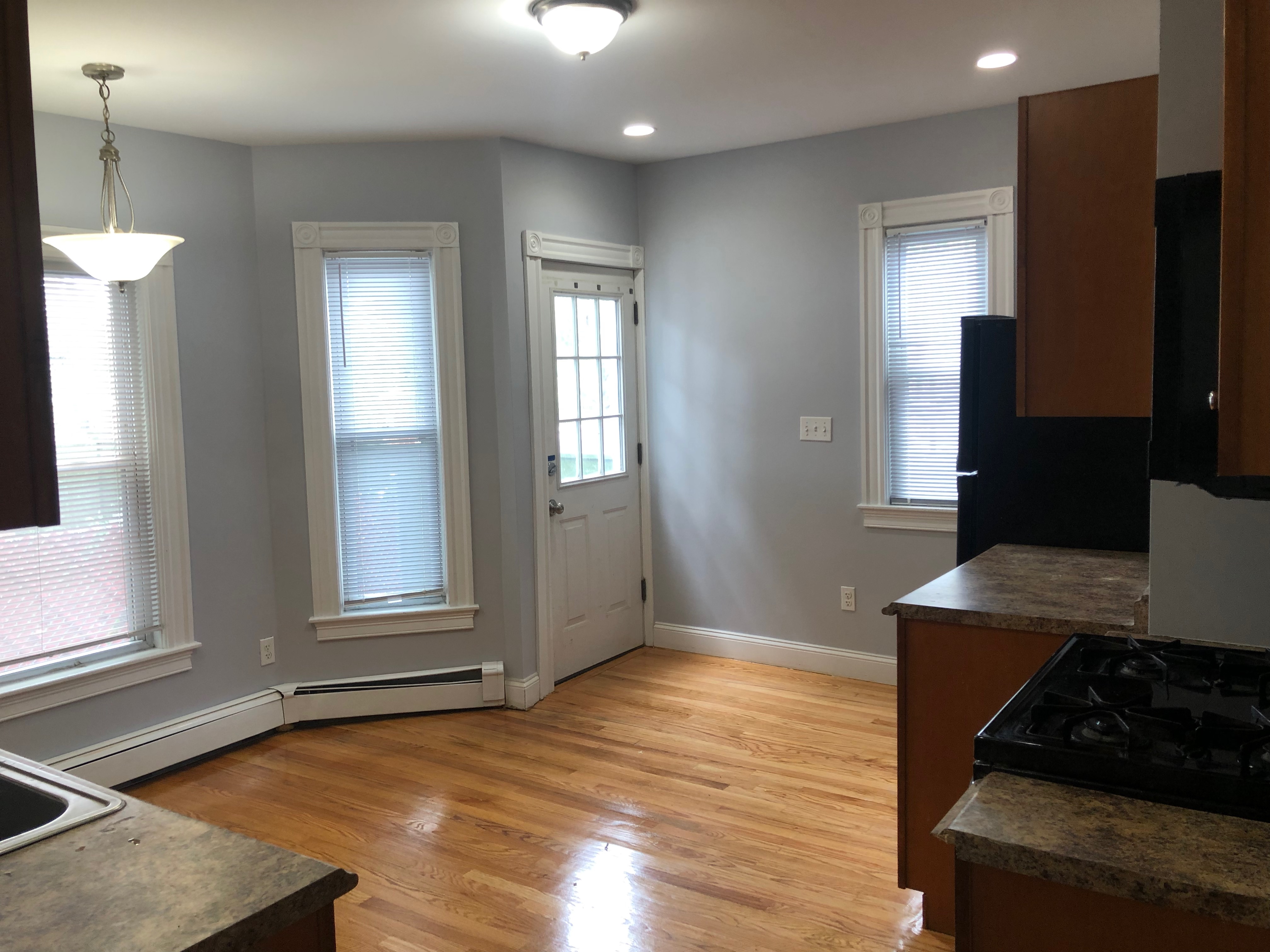 6 bed, 2 bath apartment for rent at 27 Blaine St Unit SFH, Allston — photo 2 of 10