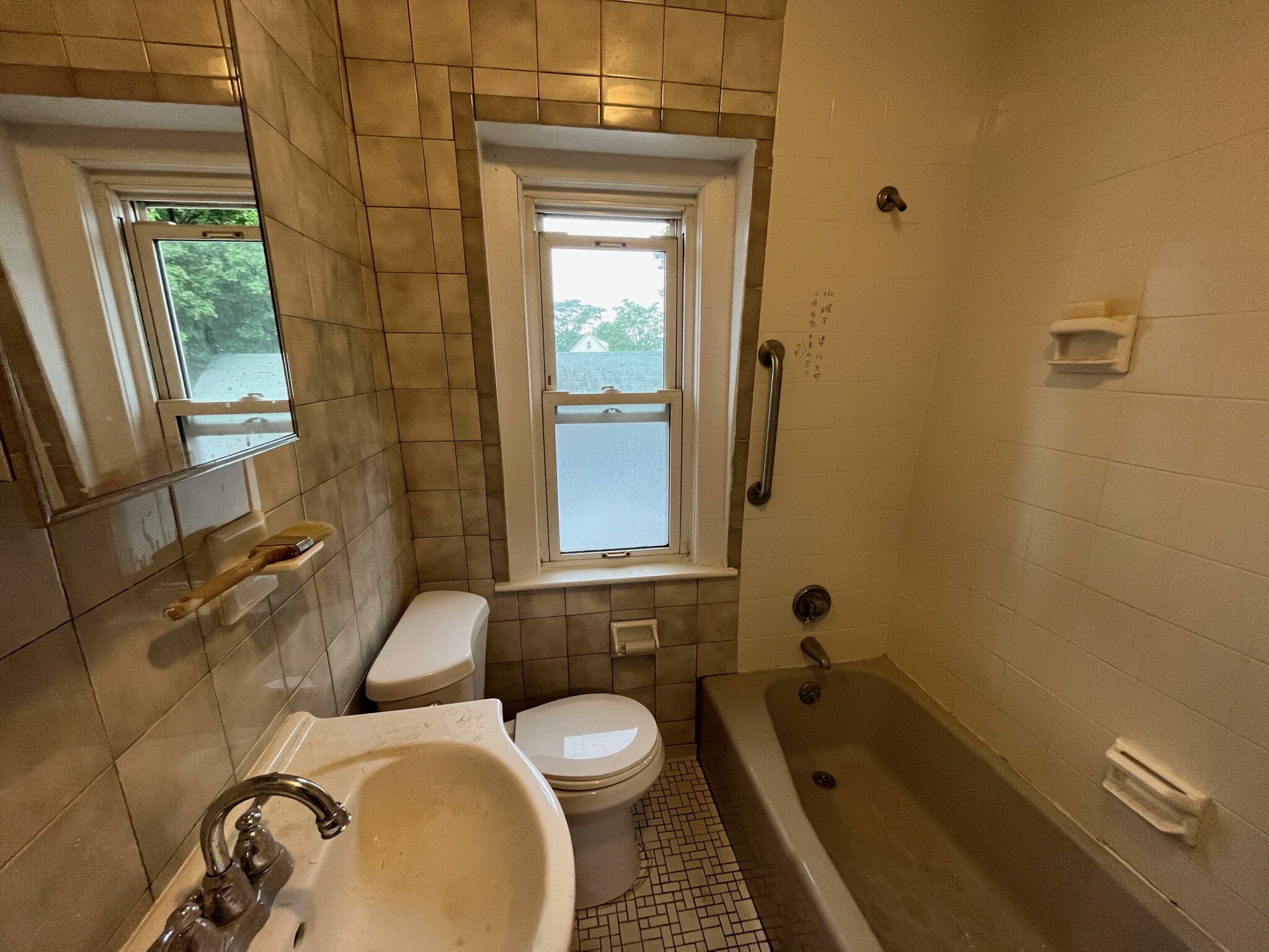 27 Athol St, Allston