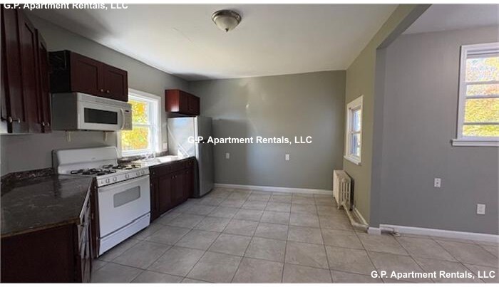 00 Washington Ave. - 3,250USD / month