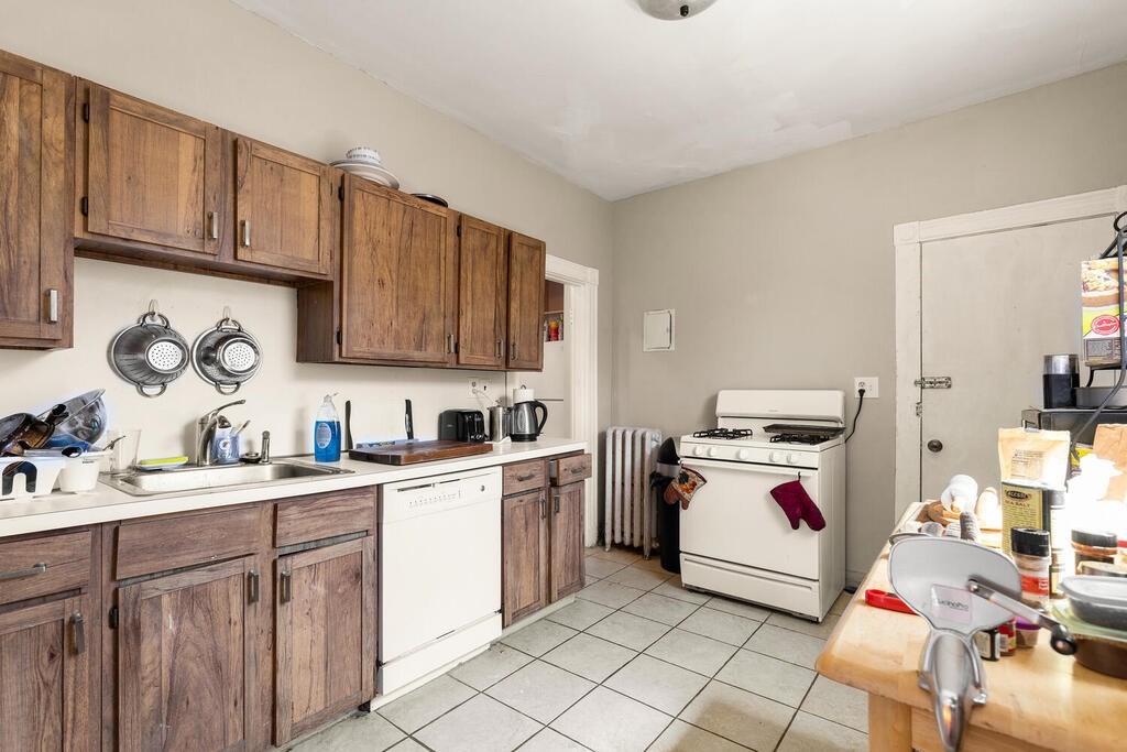 28 Glenville Ave, Allston