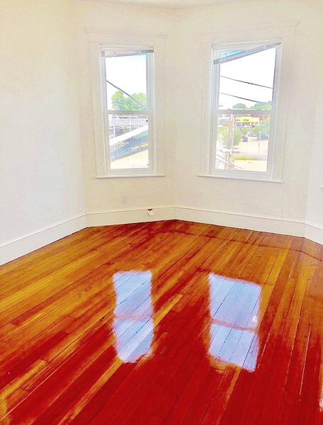 3 bed, 1 bath apartment for rent at 3 Dana Ave Unit 3, Hyde Park — photo 5 of 13