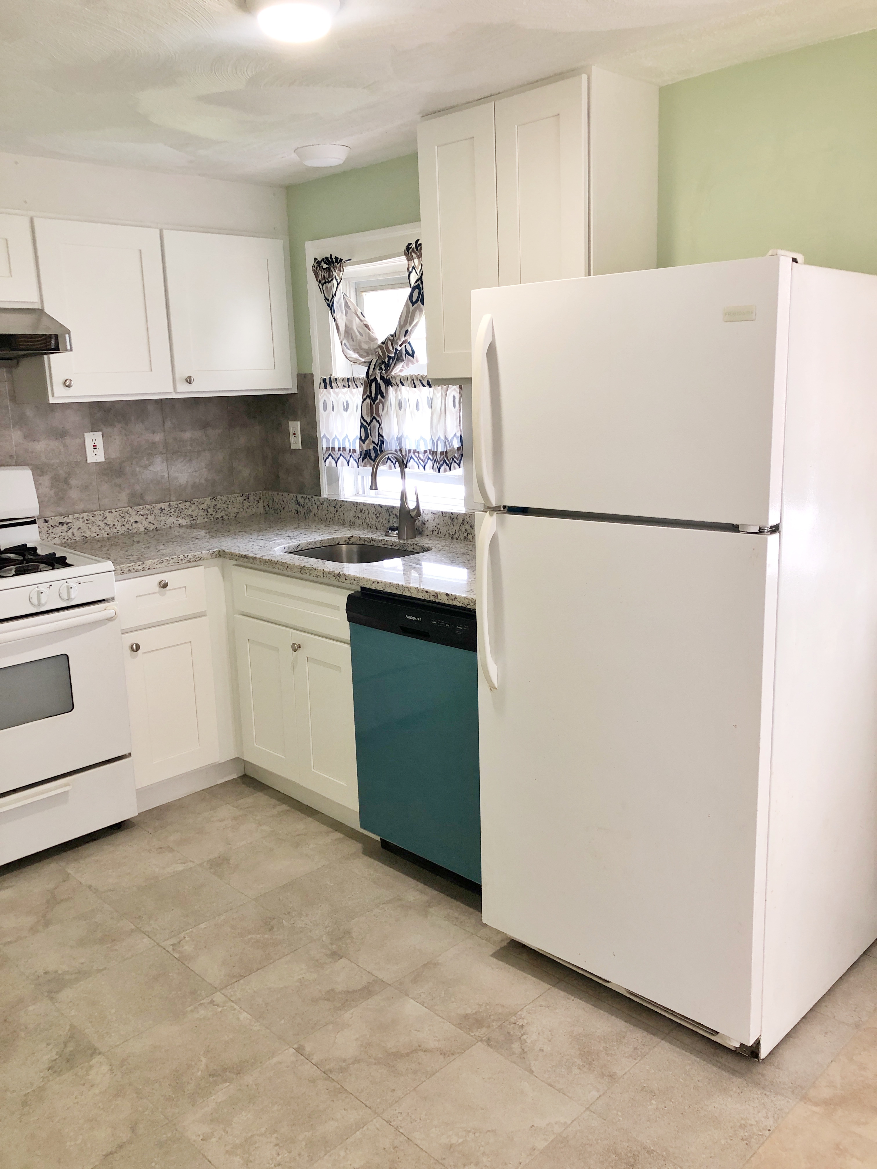 2 bed, 1 bath apartment for rent at 131 Greene St Unit 1, Quincy — photo 8 of 17