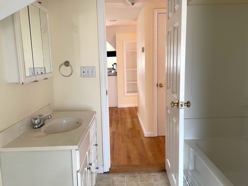 3 bed, 1 bath apartment for rent at 232 Temple St Unit 3, Whitman — photo 11 of 16