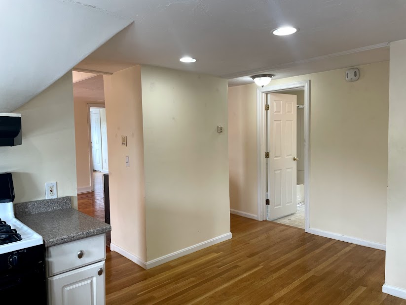 3 bed, 1 bath apartment for rent at 232 Temple St Unit 3, Whitman — photo 3 of 16