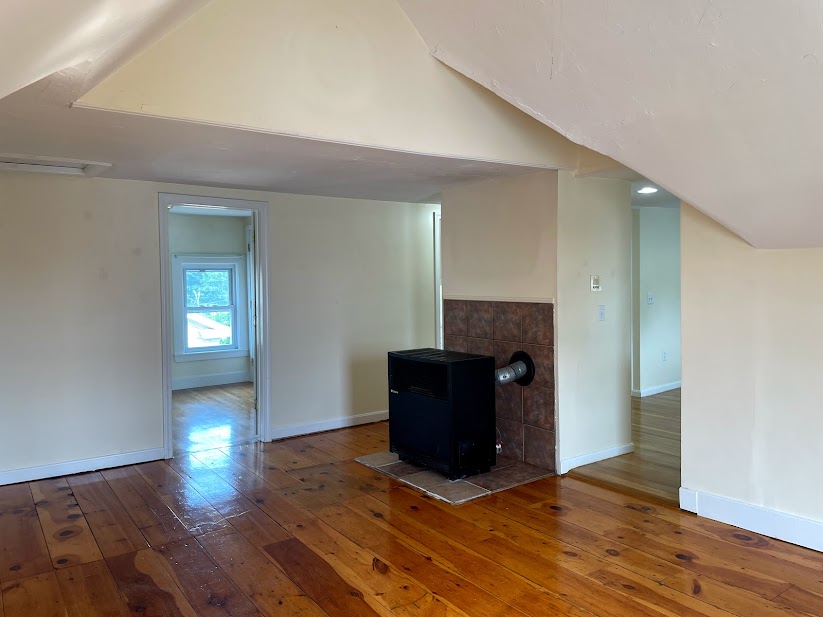 3 bed, 1 bath apartment for rent at 232 Temple St Unit 3, Whitman — photo 6 of 16