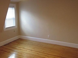 3 bed, 1 bath apartment for rent at 162 Granite St Unit 2, Quincy — photo 4 of 8