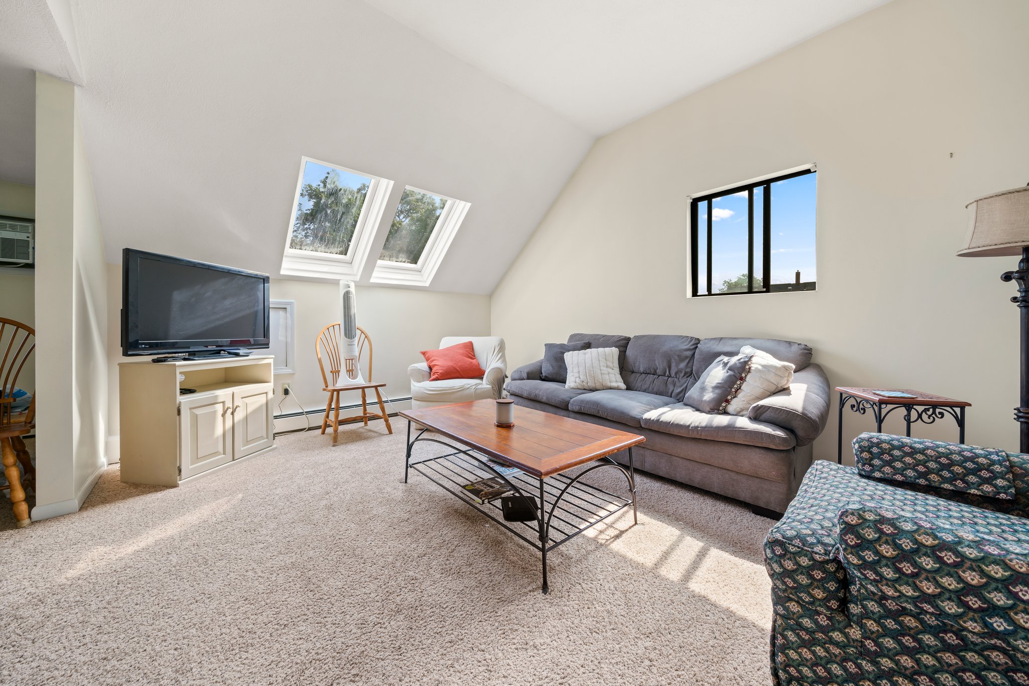 3 bed, 2 bath apartment for rent at 59 South Walnut St Unit C, Quincy — photo 5 of 17